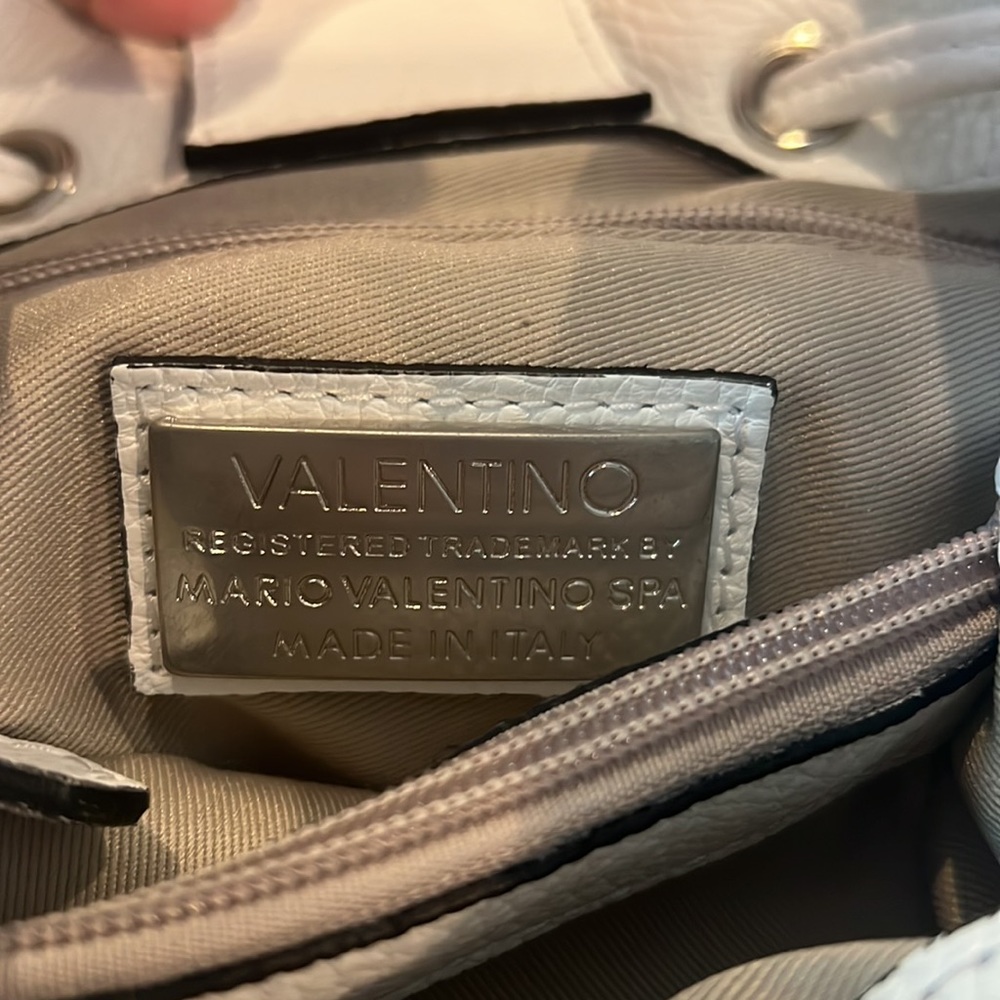 Brand new! Valentino! - Picture 6 of 7